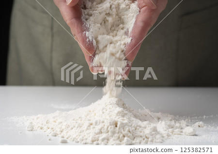 Flour, bread, udon, pizza, pasta making Flour, bread, udon, pizza, pasta making 125382571