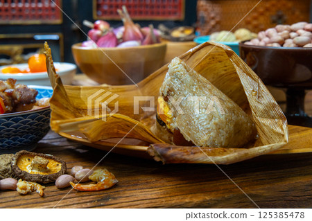 Zongzi, opened, zong leaves, glutinous rice, fillings, Taiwan, China 125385478