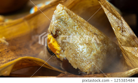 粽子, 打開, 粽葉, 糯米, 餡料,台灣,中國 125385484