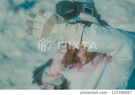 滑雪板 滑雪者 女生 125386087