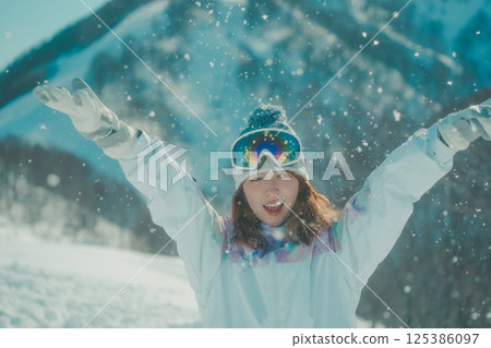 女生 女孩 女性 125386097