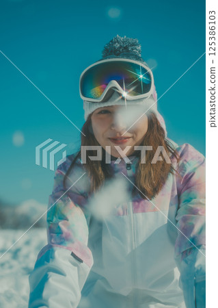 females, female, lady 125386103