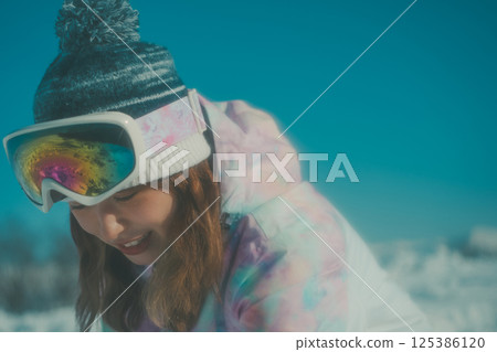 females, female, lady 125386120