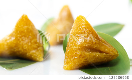 鹼粽,中國, 端午節,  竹葉, 糯米 125386968