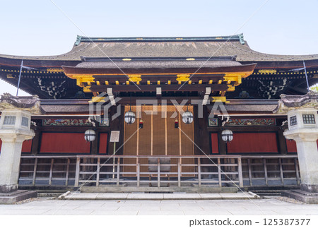 The shrine behind the main hall of Kitano Tenmangu Shrine, Gogosanbashira (Kamigyo Ward, Kyoto City) 125387377