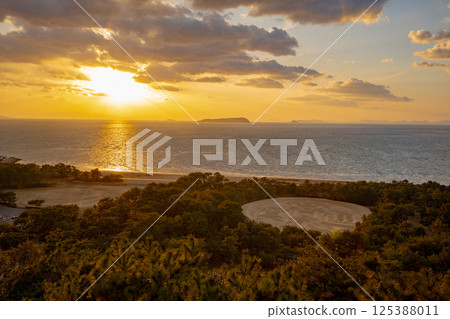 Evening view of the Zenigata sand painting (Kan'ei Tsuho) from the Zenigata Observatory 125388011