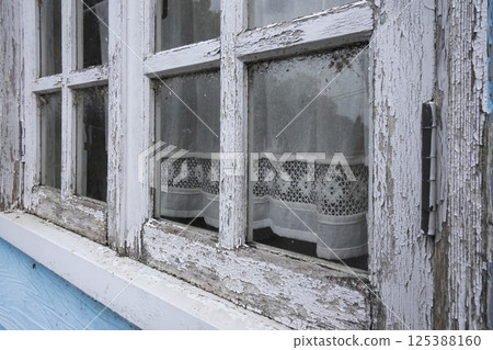 做舊的木窗 125388160