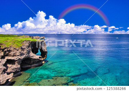 Beautiful coral reef sea of Manzamo 125388266