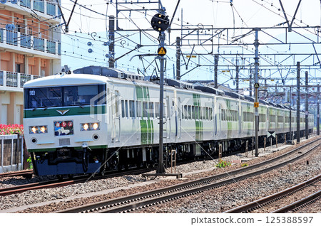 東海道線 二宮大磯 JR 東日本 185 系列 C6 列車(大宮)大通子 東海道線 二宮大磯 JR 東日本 185 系列 C6 列車(大宮)大通子 125388597