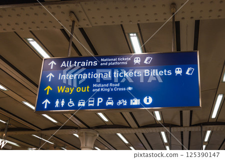 Directional Sign for Arrivals and International Trains at St Pancras International Station Directional Sign for Arrivals and International Trains at St Pancras International Station 125390147