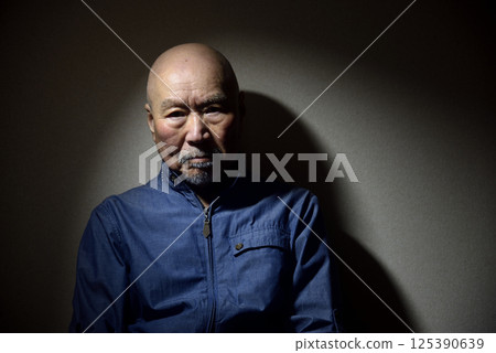 Anxious emotions of the elderly Anxious emotions of the elderly 125390639