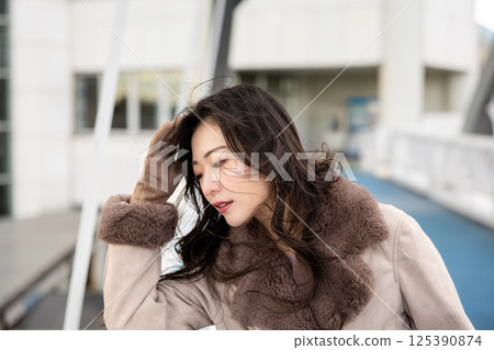 Beautiful woman portrait Beautiful woman portrait 125390874
