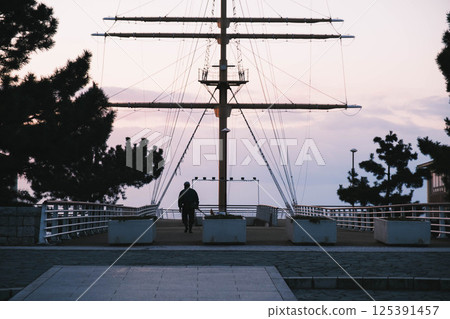 [Nishiki no Hama Beach] A large sailing ship object 125391457