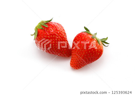 Delicious looking strawberries 125393624
