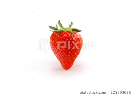 Delicious looking strawberries 125393686