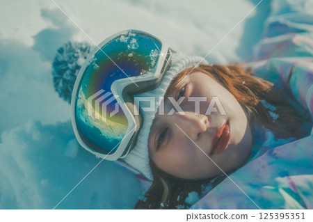 female, lady, woman 125395351