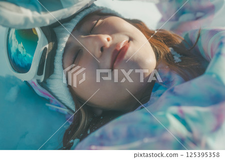女生 女孩 女性 125395358