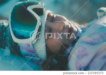 female, lady, woman 125395373