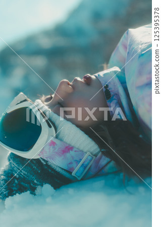 female, lady, woman 125395378