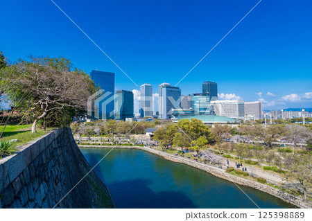 大阪城和大阪商務園區鳥瞰圖 大阪城和大阪商務園區鳥瞰圖 125398889