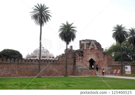 Entrance of Isa Khan tomb, Humayun's tomb complex, Delhi, India 125400525