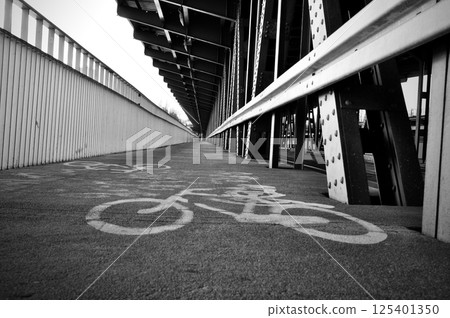 bike path on the bridge green iron construction footpath bike path on the bridge green iron construction footpath 125401350