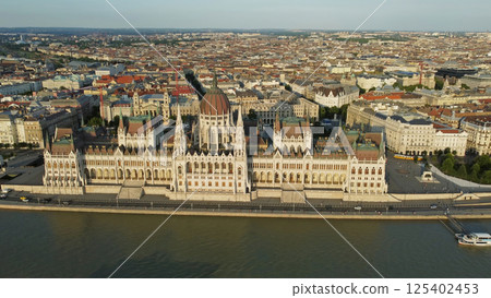 Budapest city and Danube river 125402453