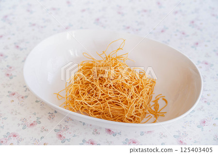 薩拉烏龍麵炒麵 125403405
