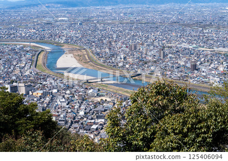 流經城市的長良川 流經城市的長良川 125406094