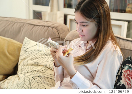 Shopping Online Shopping Online 125406729