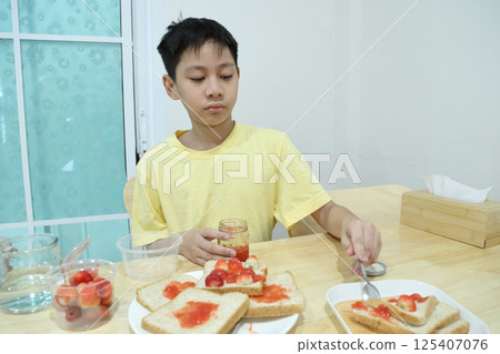 Eating at Home 125407076