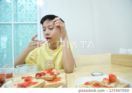 Eating at Home 125407089