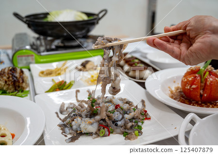 Korean food. chopped live octopus 125407879