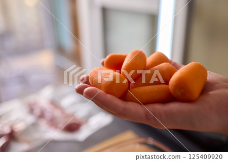 Preparing Healthy Meals Focus on Carrots and the Benefits of Vacuum Sealing Techniques Preparing Healthy Meals Focus on Carrots and the Benefits of Vacuum Sealing Techniques 125409920