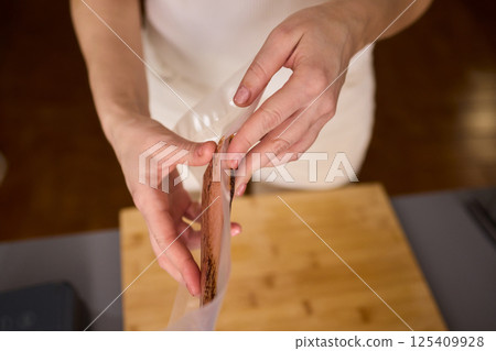 Sous Vide Cooking Utilizing Vacuum Sealing Techniques for the Storage of Fresh Meats Sous Vide Cooking Utilizing Vacuum Sealing Techniques for the Storage of Fresh Meats 125409928