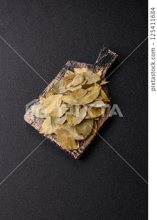 Dried bay leaves, spice, seasoning for cooking at home 125411684