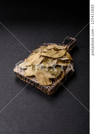 Dried bay leaves, spice, seasoning for cooking at home 125411685