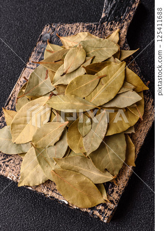 Dried bay leaves, spice, seasoning for cooking at home 125411688