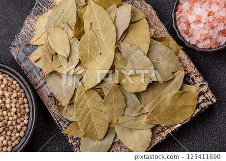 Dried bay leaves, spice, seasoning for cooking at home 125411690