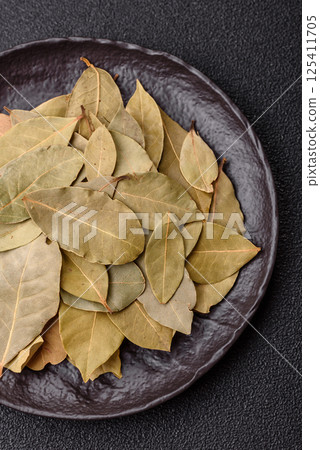 Dried bay leaves, spice, seasoning for cooking at home 125411705