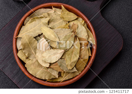 Dried bay leaves, spice, seasoning for cooking at home 125411717