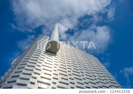 Copenhill in Copenhagen combines an innovative waste-to-energy plant with recreational facilities. 125413338