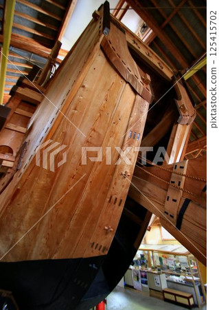 A full-scale reconstruction of the "Sengokubune" based on the plans from when it was built in Shukunegi in 1858... 125415702