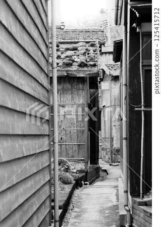 A port town that developed as a port of call for Kitamae ships and still retains many traditional buildings... Sado's "Sukunegi" A port town that developed as a port of call for Kitamae ships and still retains many traditional buildings... Sado's "Sukunegi" 125415712