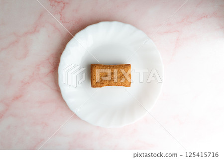 Financiers and spring-colored margins② 125415716