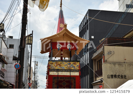 Gion Festival: Float-raising: Takayama 125415879