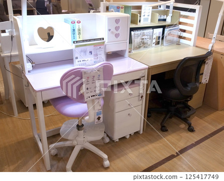Furniture store, study desk, learning desk, children's room, shopping 125417749