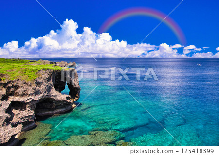 Beautiful coral reef sea of Manzamo 125418399
