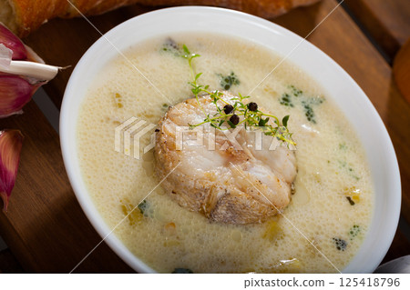 Scottish Cullen skink soup 125418796