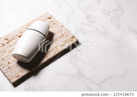 Sunscreen Summer skin care image Sunscreen Summer skin care image 125419673